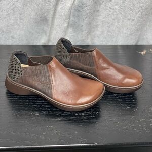 NAOT BAY shoes clogs toffee brown size 37